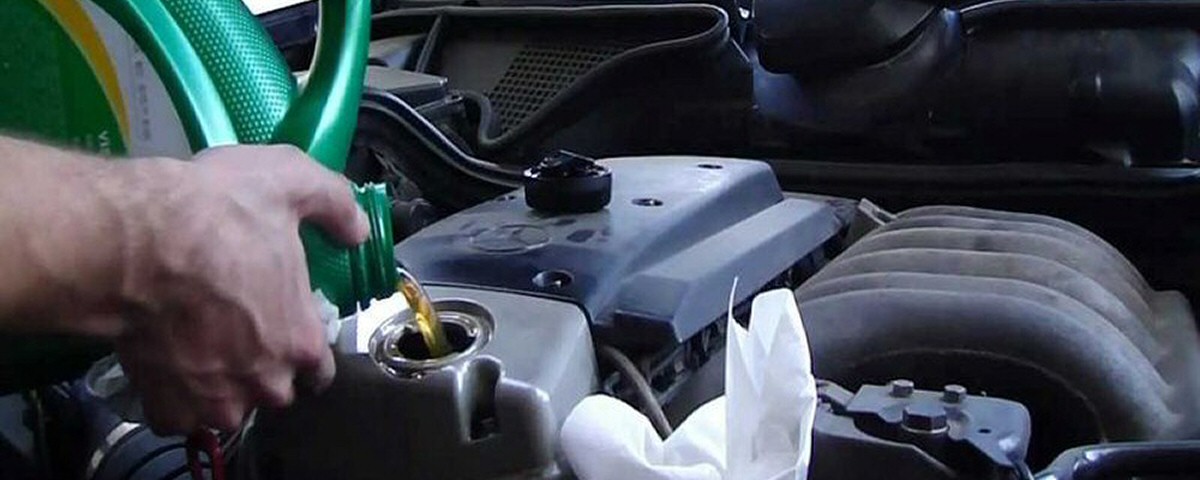 ¡¡¡ UN CAMBIO DE ACEITE GRATIS POR AÑO !!!    (*)